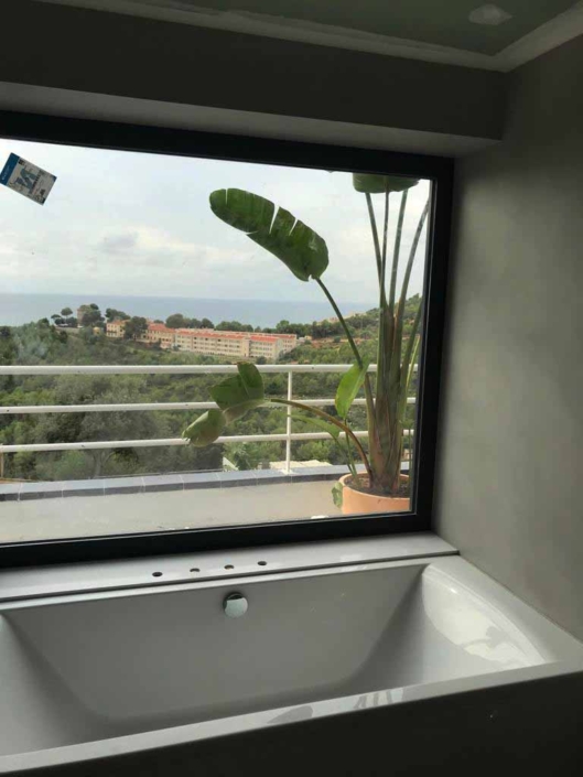 banera hidromasaje ventana vistas