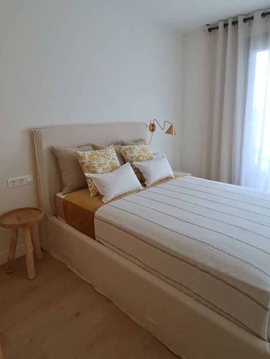 habitacion dormitorio cama cojines