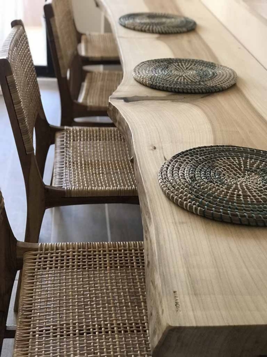 barra madera salvamanteles sillas cocina office