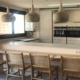 cocina office barra sillas lamparas colgantes