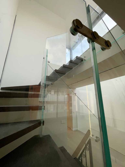 escalera baranda cristal